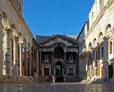 Damjan Split